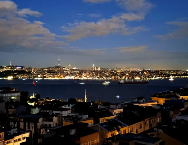 bosphorus_view_apartment_view_night