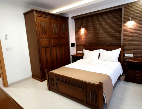 deluxe_apartment_bedroom_2