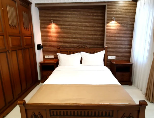 deluxe_apartment_bedroom_2_2